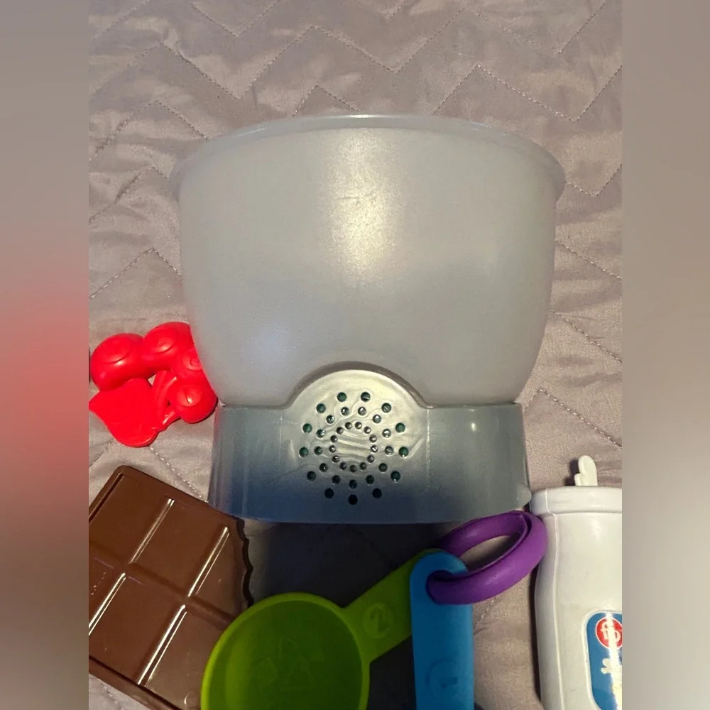 Fisher-Price Laugh & Learn Magic Color Mixing Bowl - Picture 2 of 3